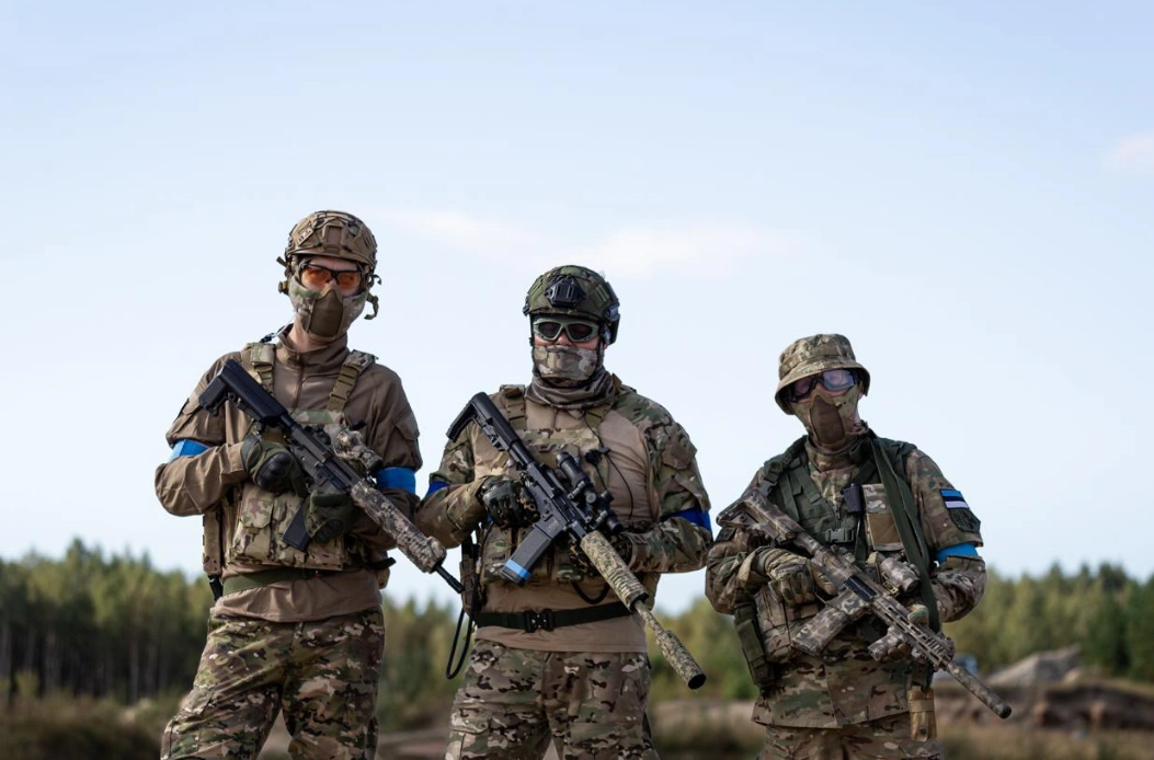 Filmivõtted airsoft rekvisiitidega